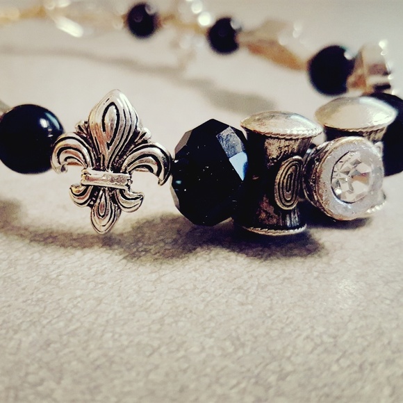 Black Crystal Fleur de Lis - Picture 3 of 3